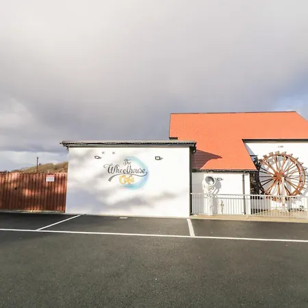 The Wheelhouse Pod No 1 *